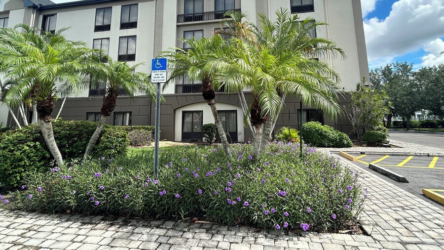 Red Roof PLUS+ Fort Myers