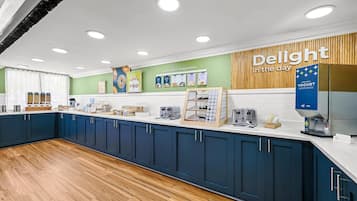 Free daily continental breakfast