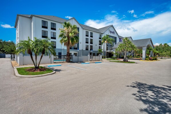 Exterior - Spark by Hilton Fort Myers (Fort Myers)