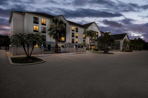 Exterior - Spark by Hilton Fort Myers (Fort Myers)