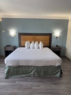 Suite, 1 King Bed, Jetted Tub (Smoke Free) | Desk, laptop workspace, iron/ironing board, free WiFi