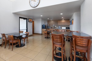 Free daily continental breakfast