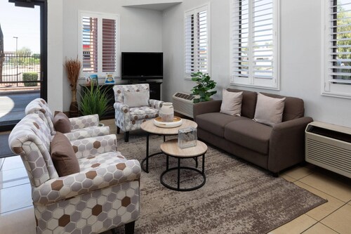 Super 8 by Wyndham Tucson/Grant Road Area AZ