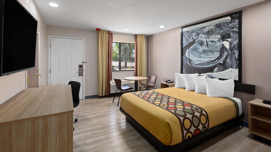 Super 8 by Wyndham Tucson/Grant Road Area AZ