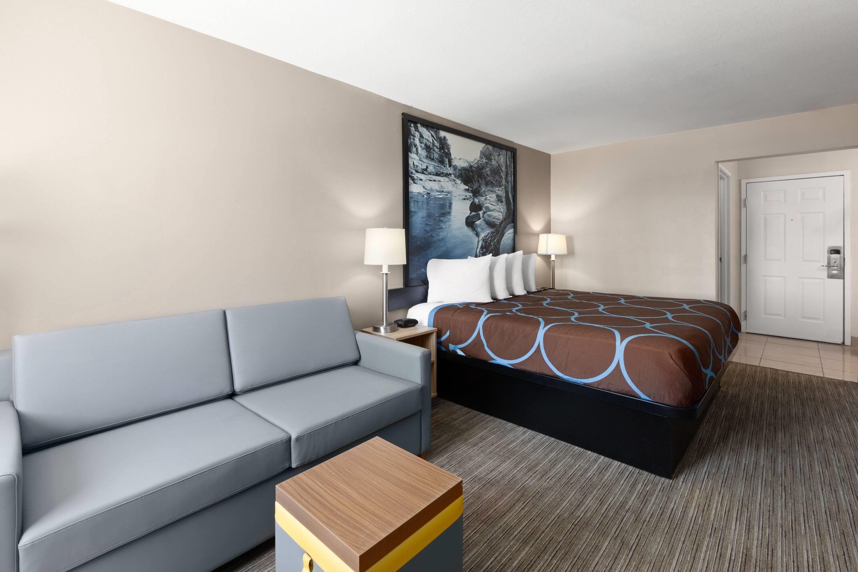 Studio Suite, 1 King Bed, Non Smoking | Individually furnished, desk, laptop workspace, blackout drapes