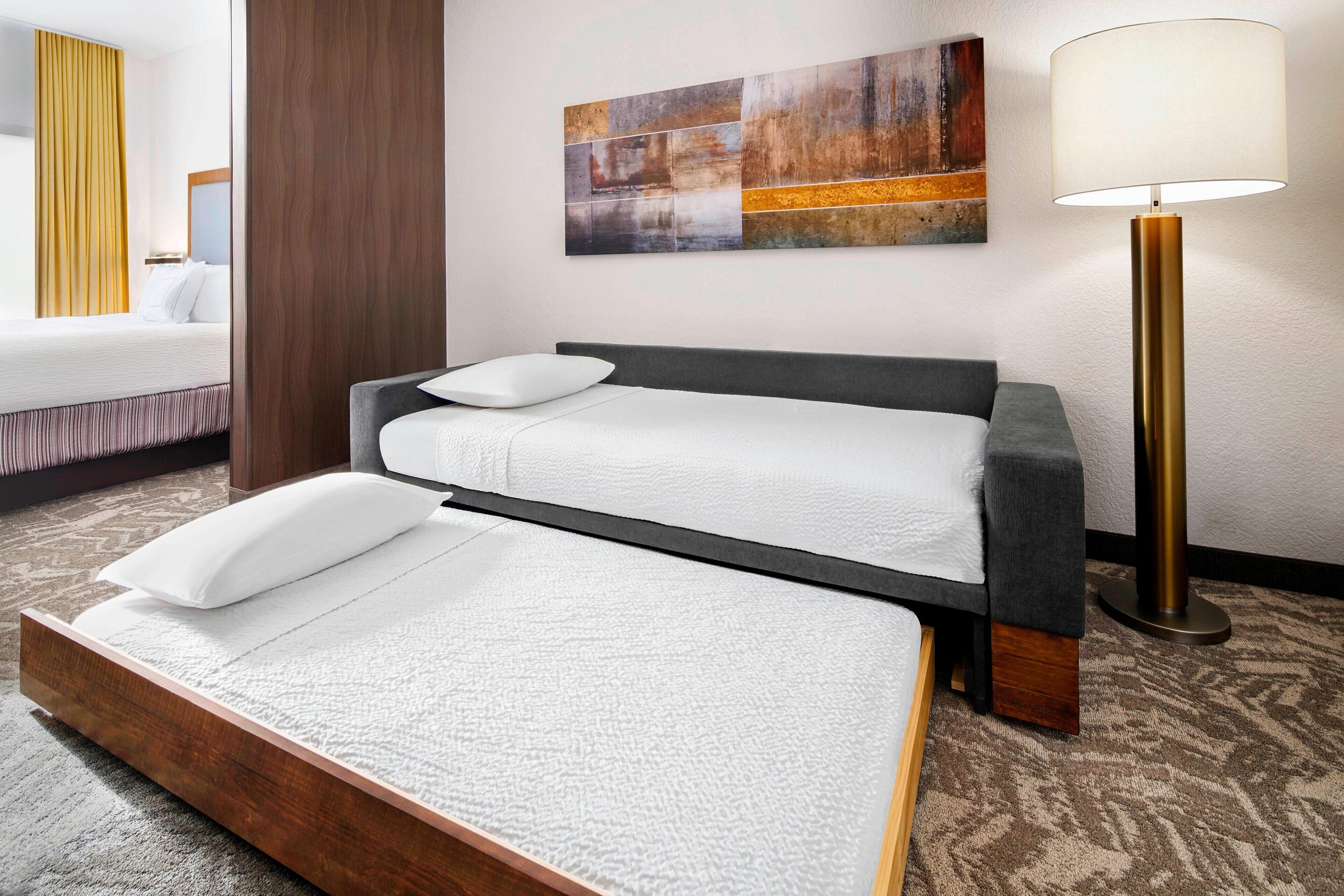 premium bedding, in-room safe, desk, laptop workspace