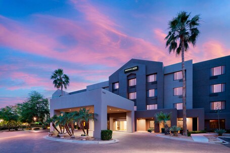 SpringHill Suites Scottsdale North - Image 2