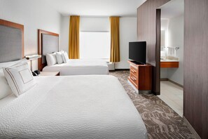 Premium bedding, in-room safe, desk, laptop workspace