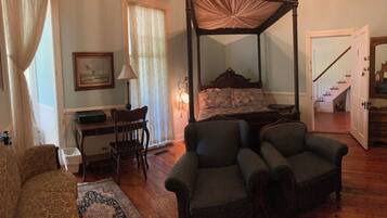 Desk, iron/ironing board, free WiFi