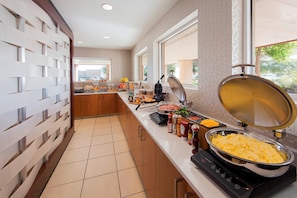 Free daily continental breakfast