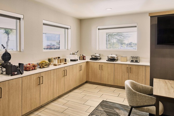 Free daily continental breakfast