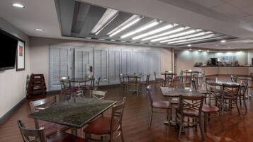 Tägliches inbegriffenes Frühstücksbuffet