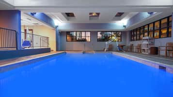 Indoor pool, pool loungers