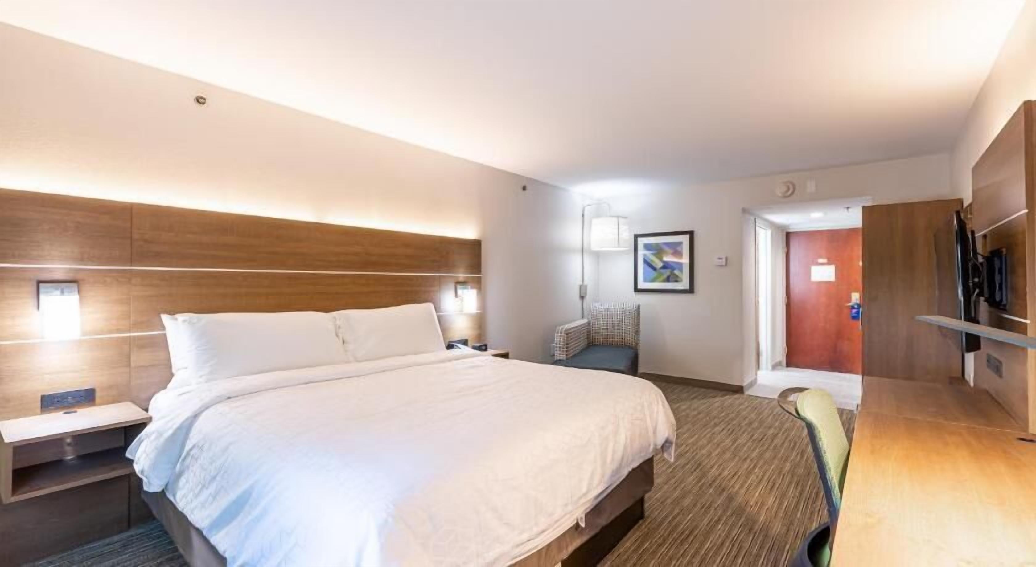 Caja de seguridad en la habitación y escritorio 