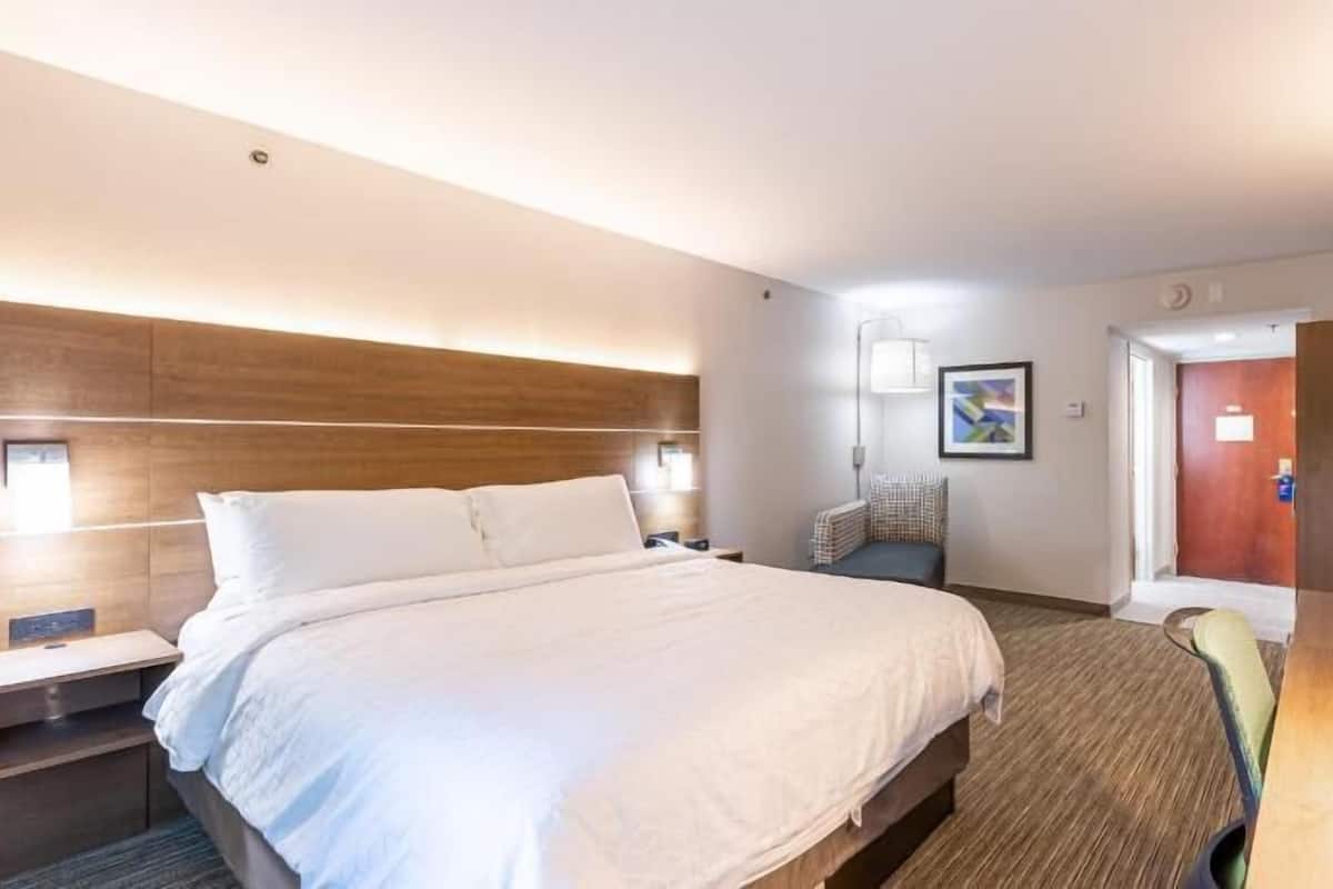 Caja de seguridad en la habitación y escritorio