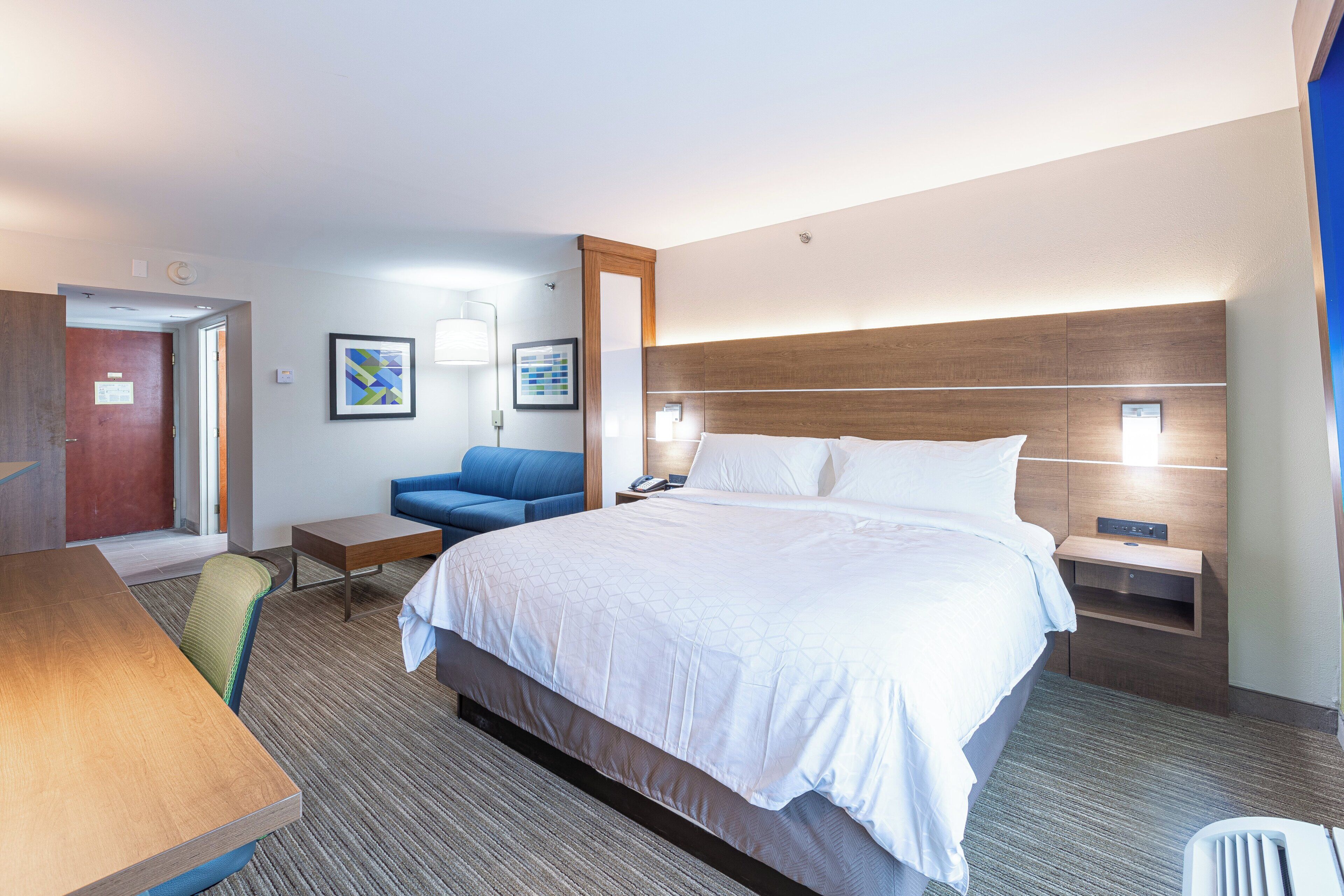 Standard Room, 1 King Bed with Sofa bed
