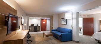Holiday Inn Express & Suites Arlington North - Stadium Area by IHG