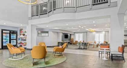 Spark by Hilton Mechanicsburg