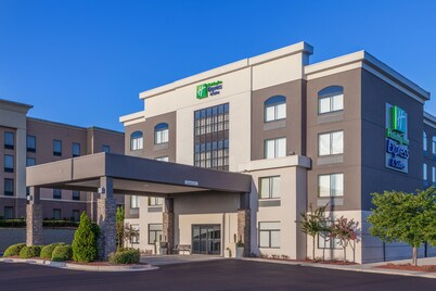 Holiday Inn Express & Suites Augusta West - Ft Gordon Area by IHG