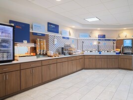 Desayuno continental incluido todos los días 