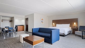 Suite, 1 King Bed | Desk, laptop workspace, iron/ironing board, cribs/infant beds