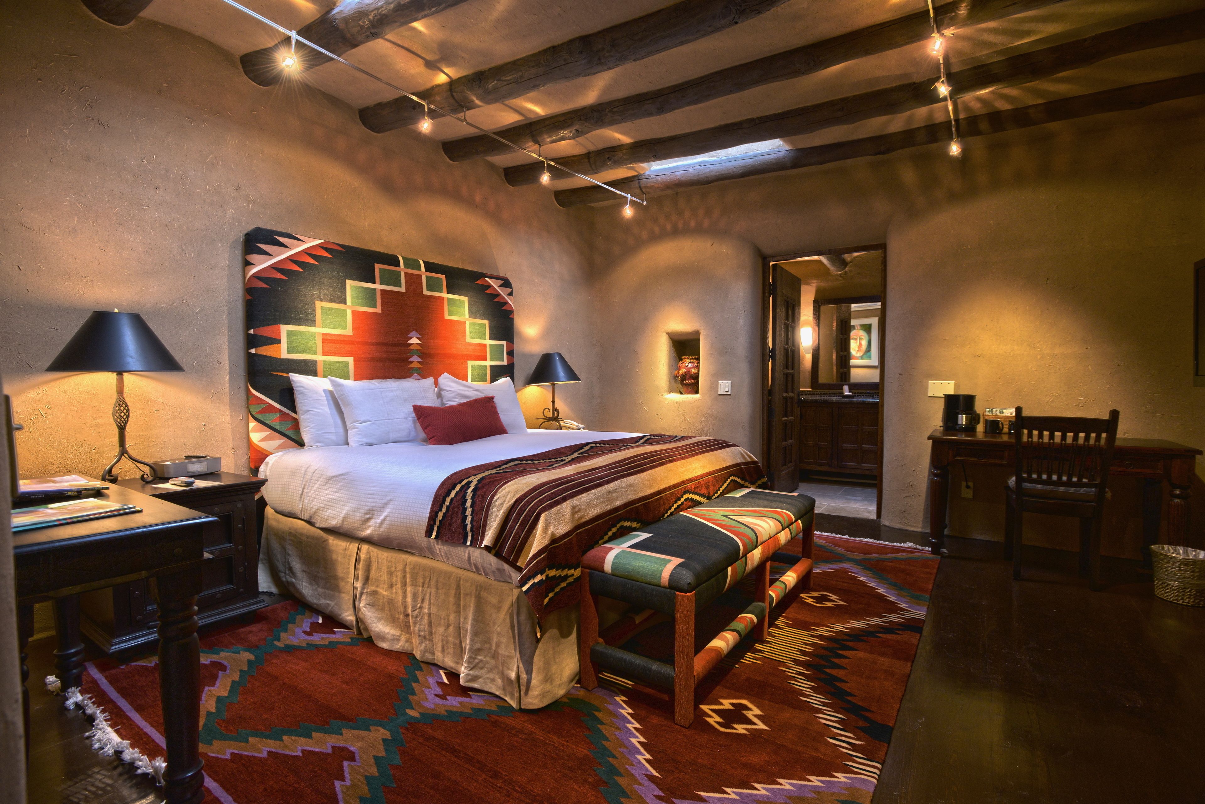 deluxe room, 1 bedroom | down duvets, pillow-top beds, in-room safe, individually decorated