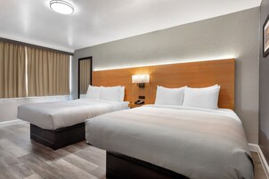 Ropa de cama de alta calidad, escritorio y cortinas blackout 