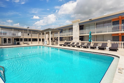 Quality Inn and Conference Center Tampa-Brandon