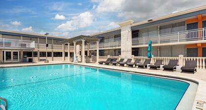 Quality Inn and Conference Center Tampa-Brandon