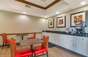 Free daily on-the-go breakfast - Extended Stay America Suites Kansas City Lenexa 87th St (Lenexa)