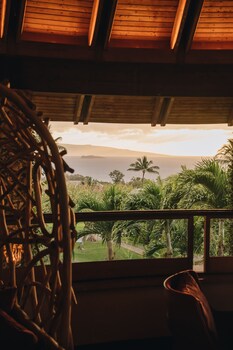 Lobby lounge at Hotel Wailea, Relais & Chateaux - Adults Only