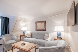 Suite | Salle de séjour | Téléviseur au plasma