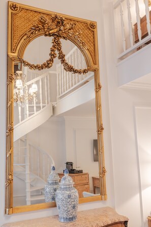 Junior Suite (Duplex) | Premium bedding, minibar, in-room safe, desk - Hotel Manos Stephanie (Brussels)