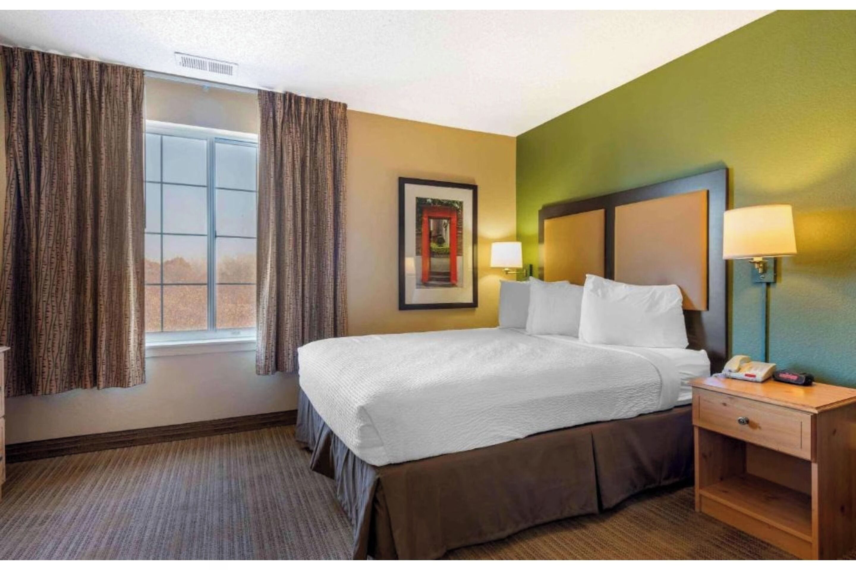 Desk, iron/ironing board, free WiFi, bed sheets