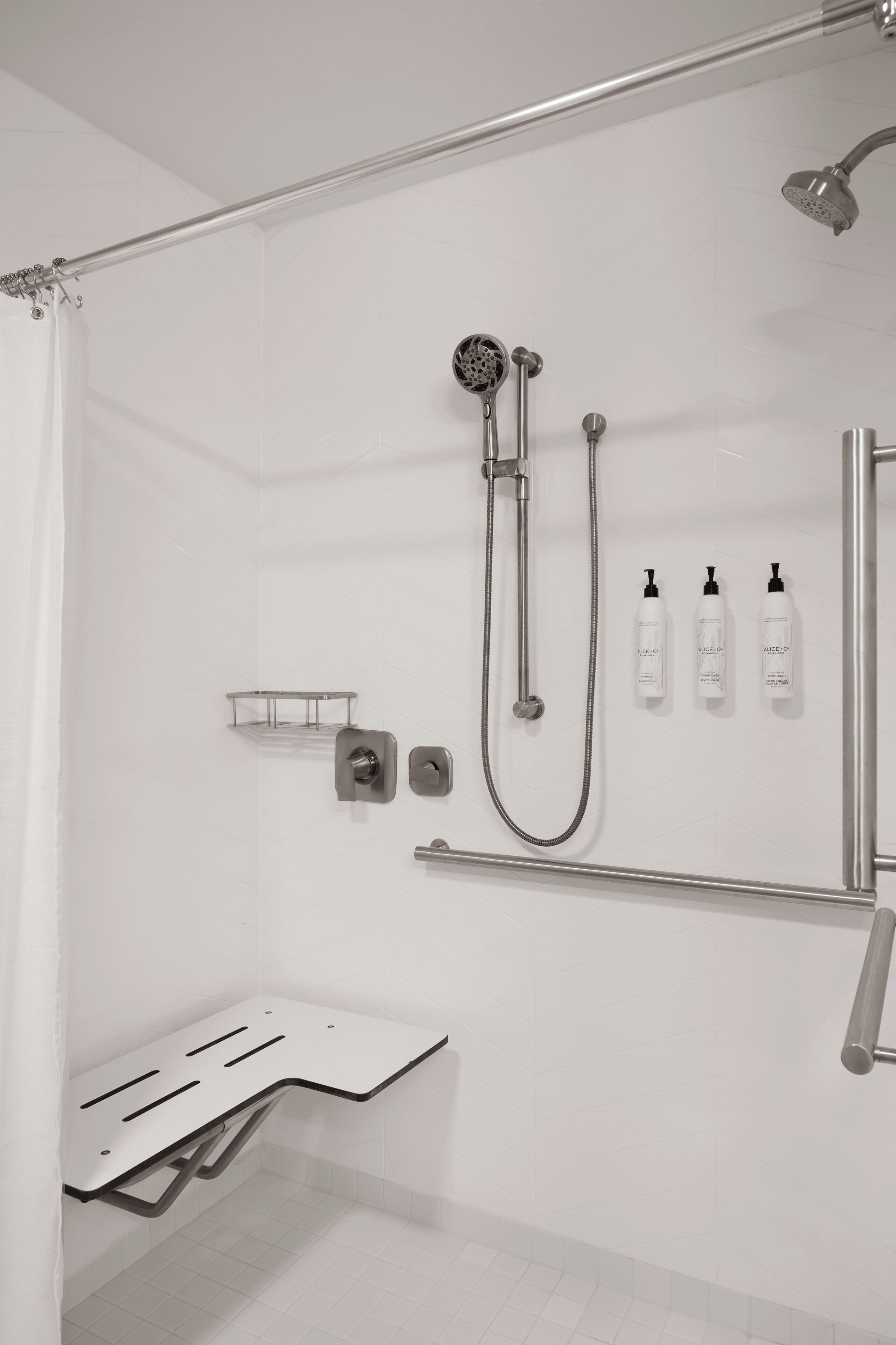 combined shower/bathtub, free toiletries, hair dryer, towels