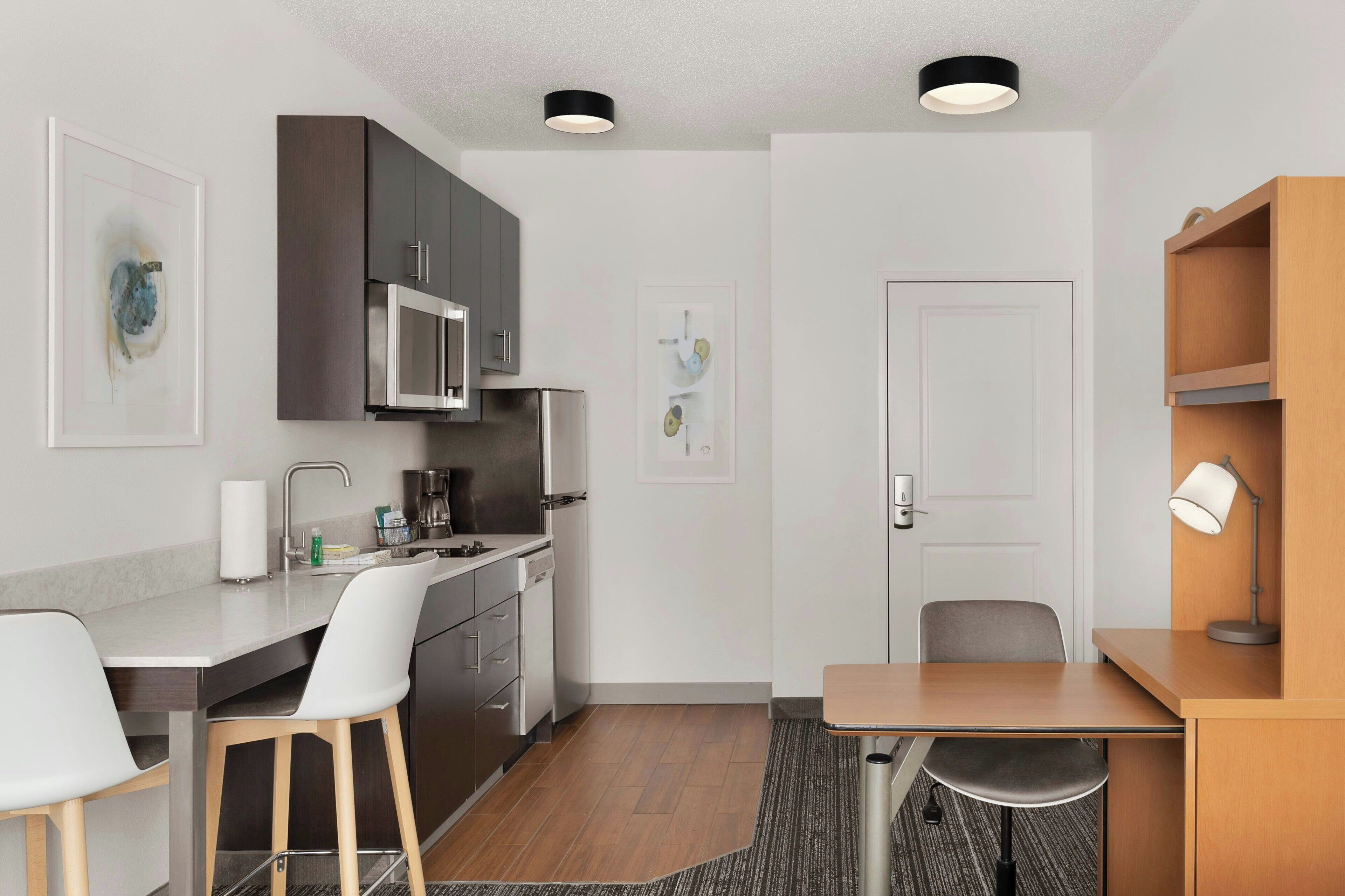 fridge, microwave, stovetop, dishwasher