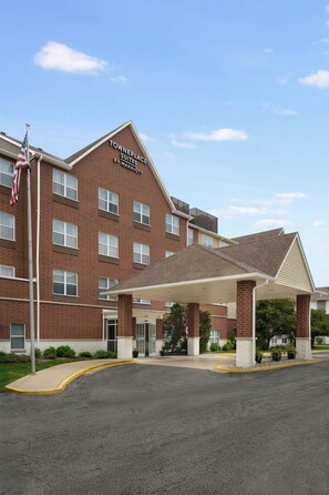 Exterior - TownePlace Suites Chicago Naperville (Naperville)