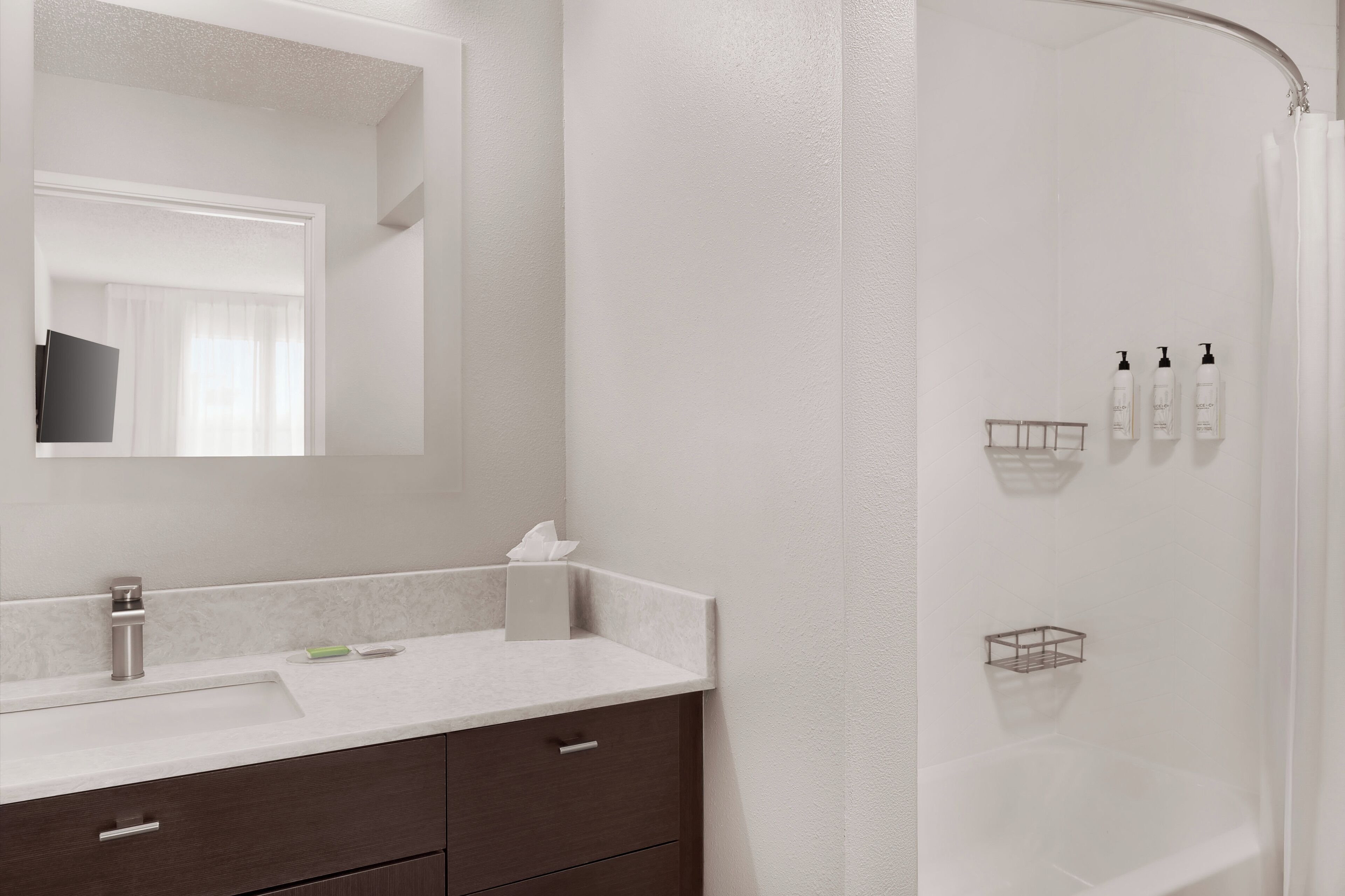 combined shower/bathtub, free toiletries, hair dryer, towels