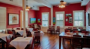 Breakfast, lunch, brunch served; southern cuisine, garden views
