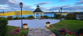 Whitestone Inn