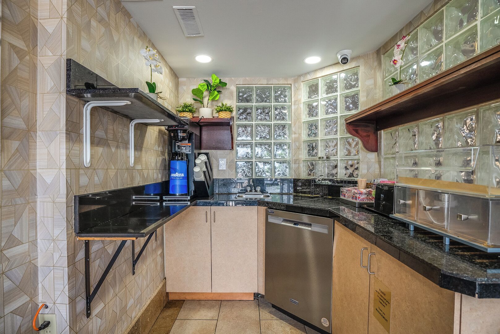 Photo - Monte Carlo Inn Toronto West Suites