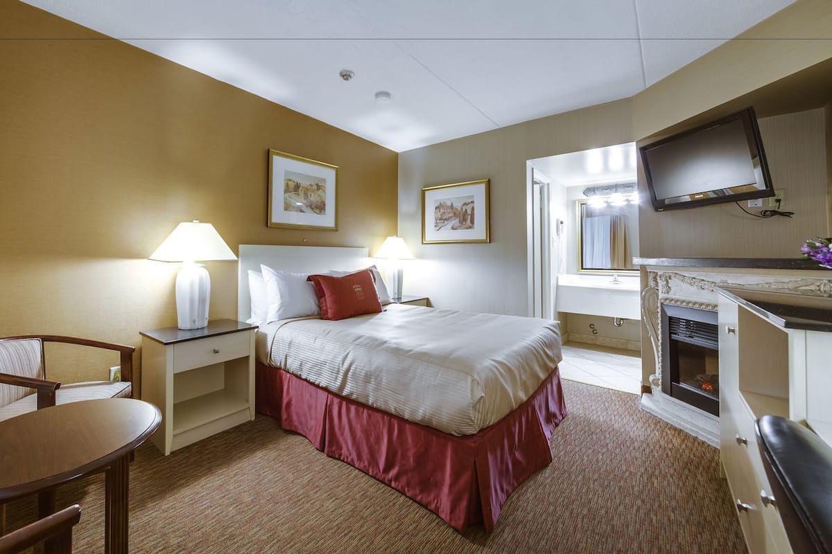 Down comforters, desk, iron/ironing board, free WiFi