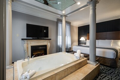 Monte Carlo Inn Toronto West Suites