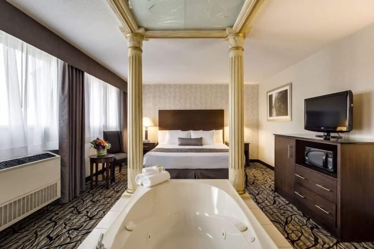 In-room safe, desk, laptop workspace, blackout curtains