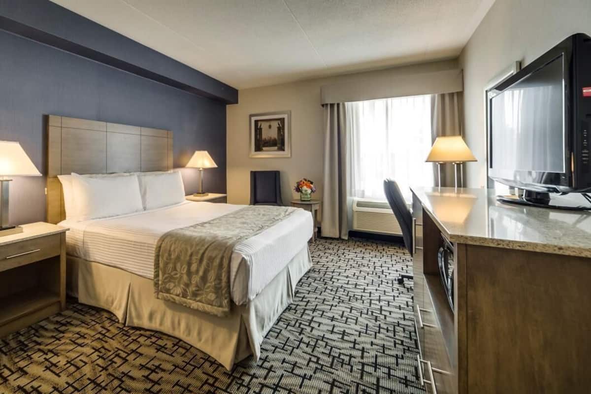 Caja de seguridad en la habitación y escritorio