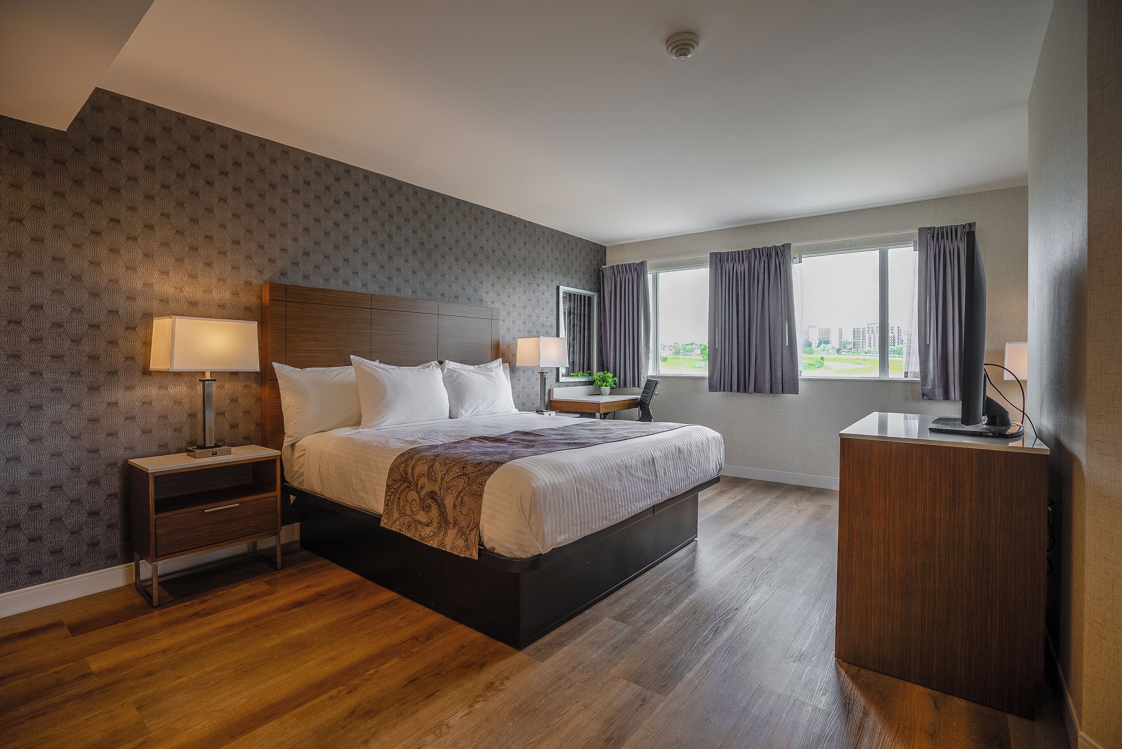 奢華開放式套房 | 房內夾萬、書桌、手提電腦工作空間、遮光窗簾/窗簾