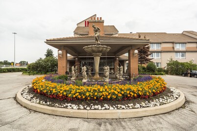 Monte Carlo Inn Oakville Suites