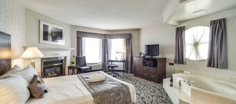 Monte Carlo Inn Oakville Suites