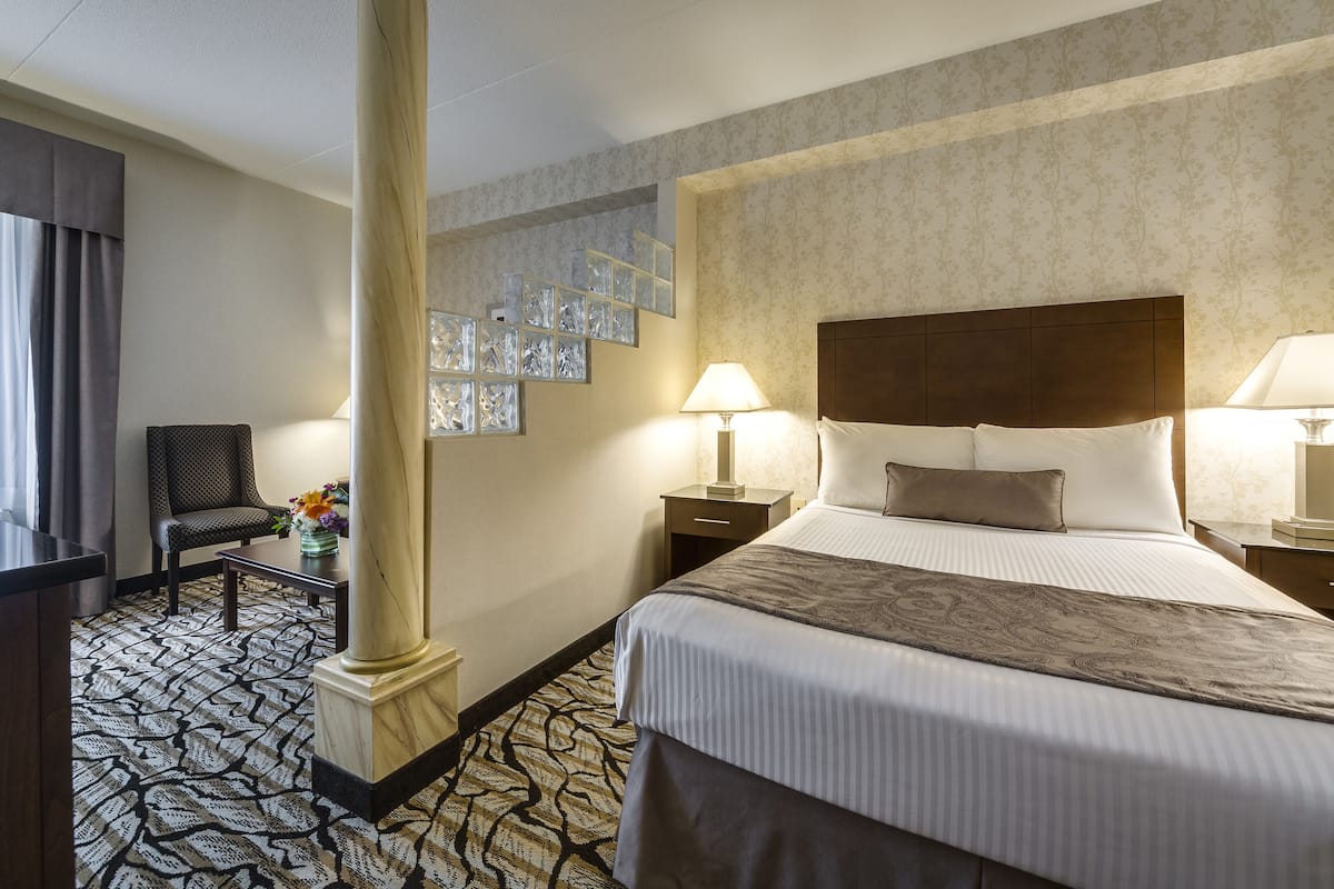 Queen Suite with Sofa Bed | In-room safe, desk, laptop workspace, blackout curtains