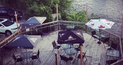 Petawawa River Inn and Suites